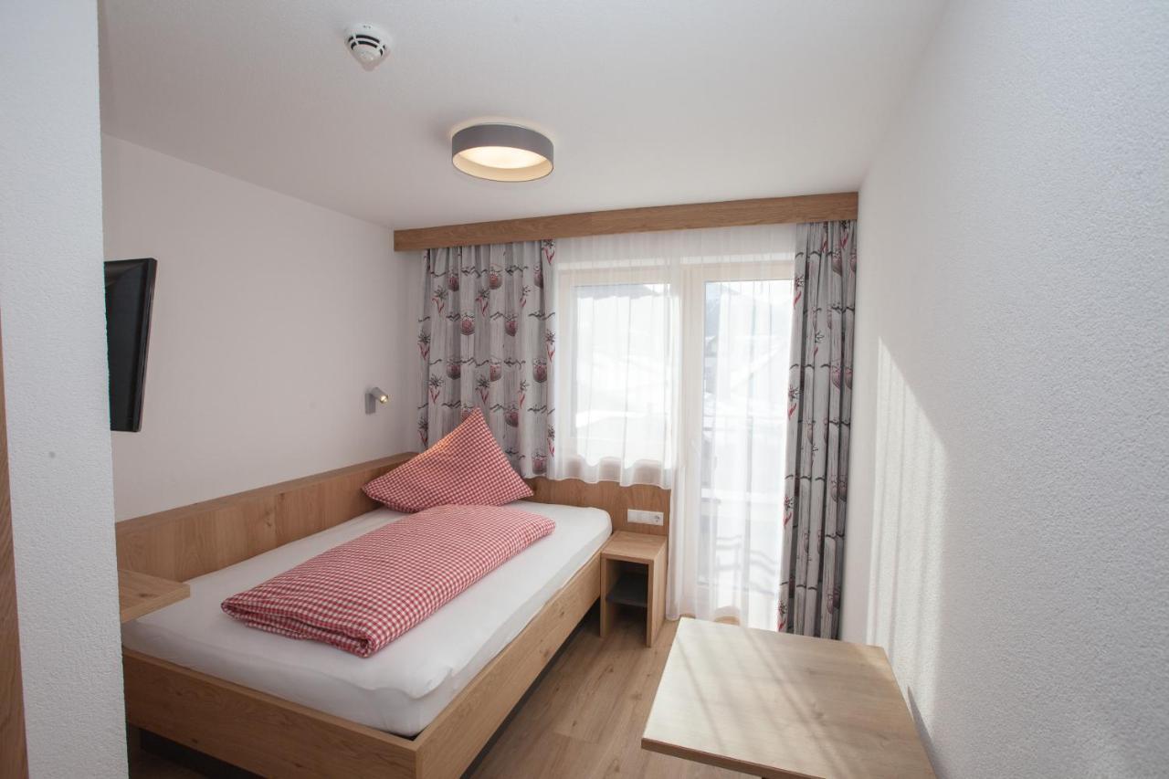 Bed and Breakfast Haus Kuechelspitz Ишгль Экстерьер фото